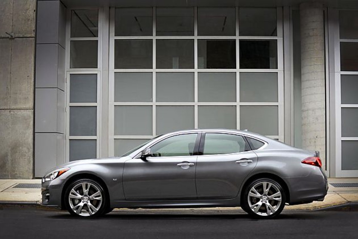 【高清图】 造型改进 欧规英菲尼迪q70将亮相巴黎车展图3