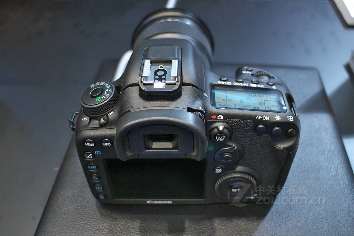 佳能7d mark ii套机(18-135mm stm)