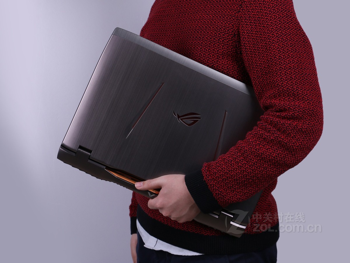 华硕rog gx700vo(i7-6820hk/32gb/512gb/8g独显)