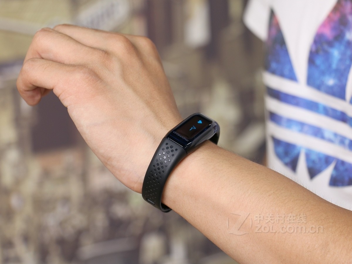 智能手环 乐心智能手环 乐心手环mambo hr 图片 效果图15 / 19隐藏