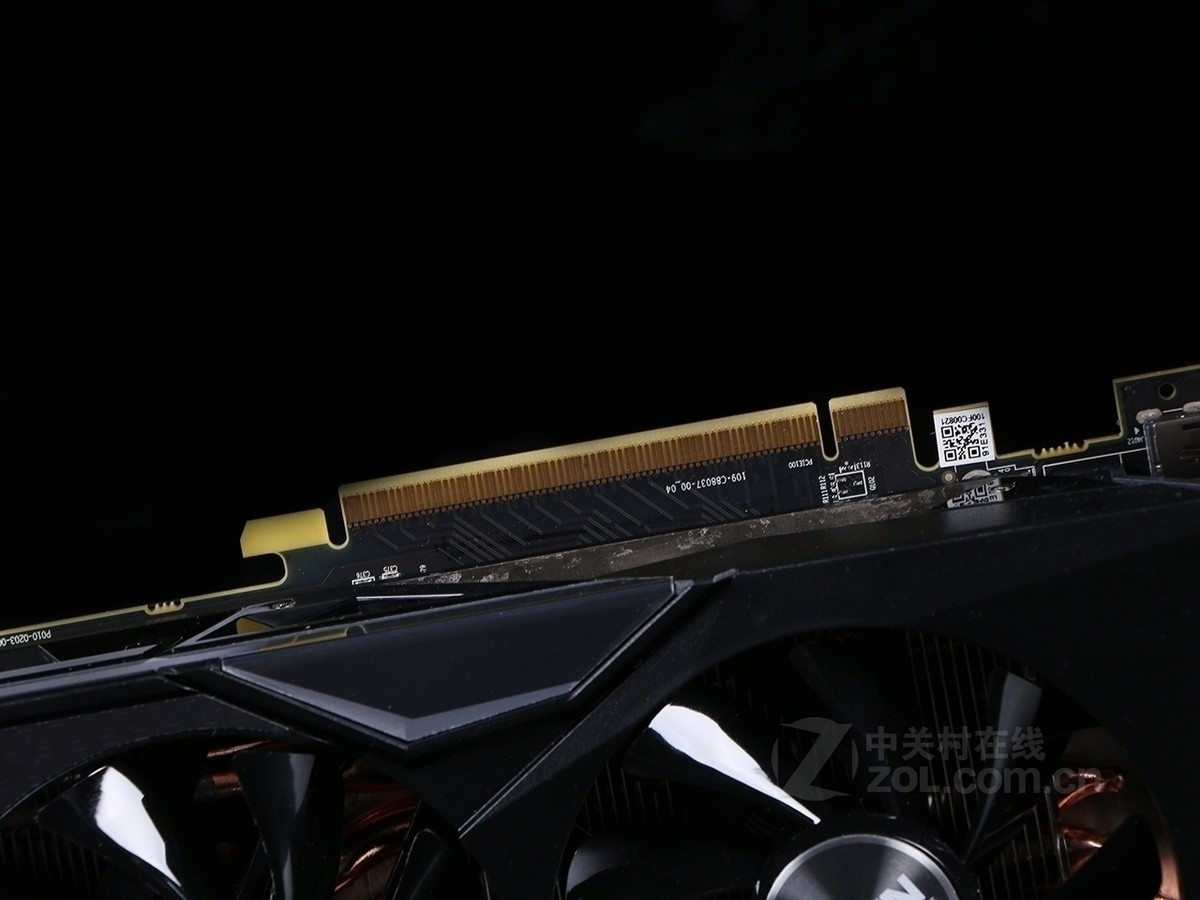 【高清图】 蓝宝石(sapphire)r9 fury 4gb hbm tri-x oc超白金效果图