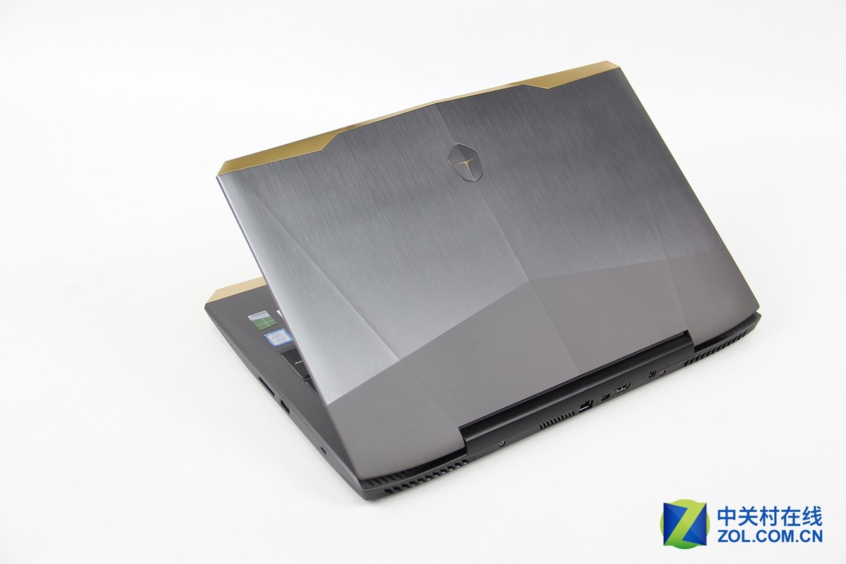 【高清图】 梦幻般的游戏本 雷神911 targa-t6c评测图1