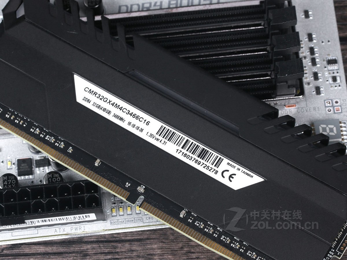【高清图】 海盗船(corsair)复仇者rgb 32gb ddr4 3466(cmr32gx4m4c