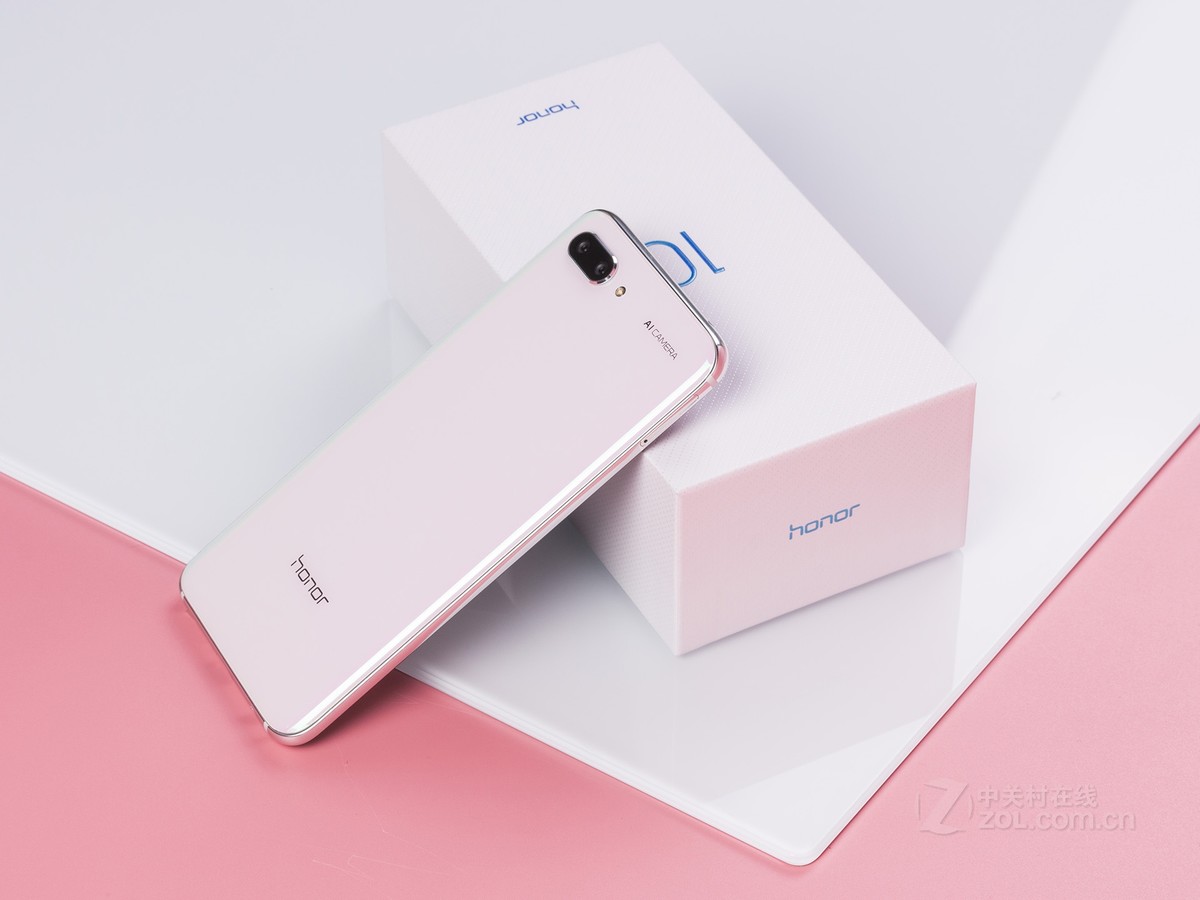 【高清图】 荣耀(rongyao)10(全网通)铃兰白 图446