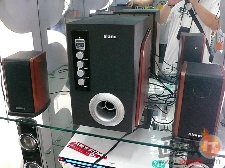 【高清图】 经典设计 雅兰仕al-a8木质音箱很便宜图1