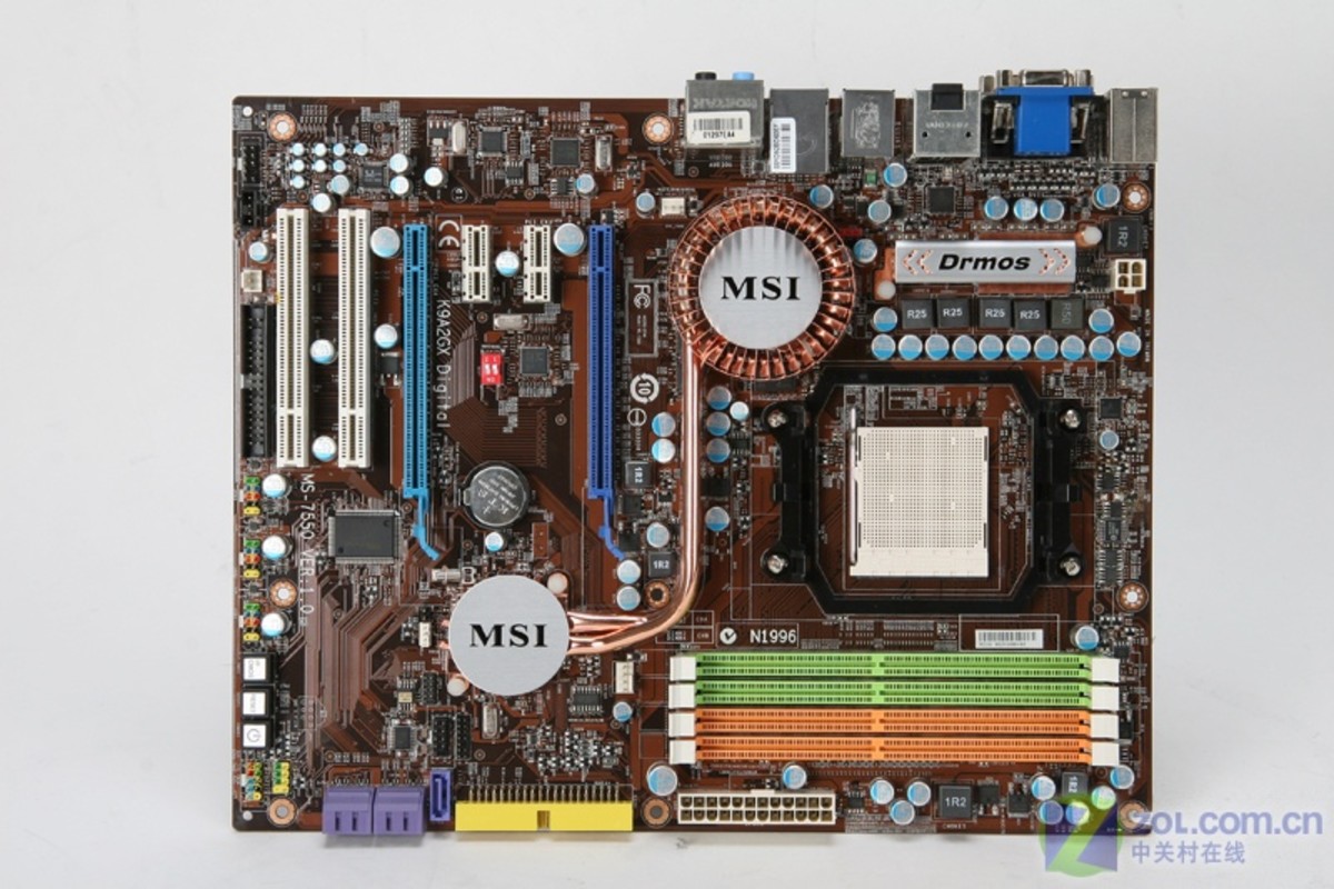 【高清图】 旗舰 整合成就完美主板 微星790gx杀到图3