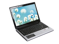神舟(hasee)战神X5笔电(i5-8250U 4G 1T IPS 2G独显 15.6英寸 银色) 京东3799元(换购)