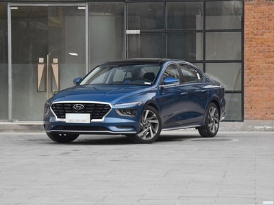 ִ ͼ 2021 1.8L CVT LUX