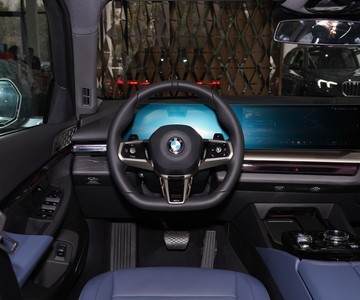 ����5ϵ 2024�� 525Li M�˶���װ�пط�����7