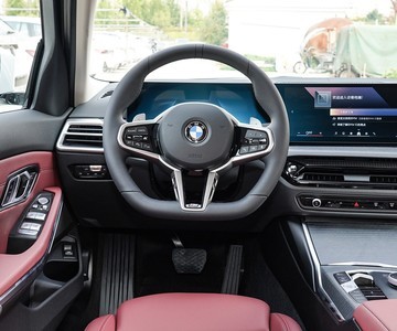 ����3ϵ 2025�� 325i M�˶���װ�пط�����6