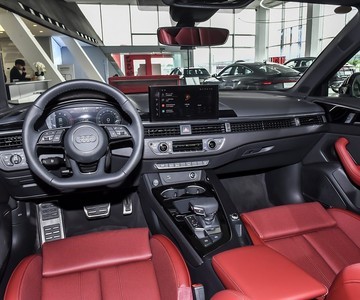 �µ�A4L 2025�� 200���������� 40 TFSI ʱ�ж������пط�����7