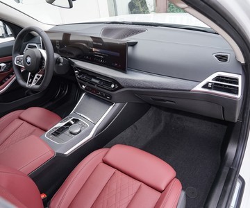 ����3ϵ 2025�� 325i M�˶���װ�пط�����3
