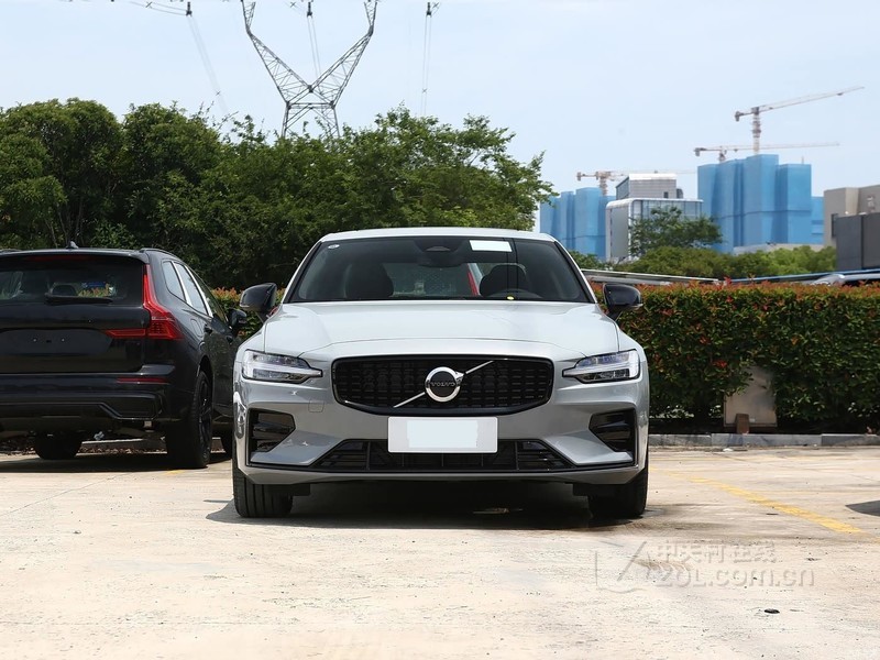 �ֶ���S60 2026�� B4 ��Զ�˶���