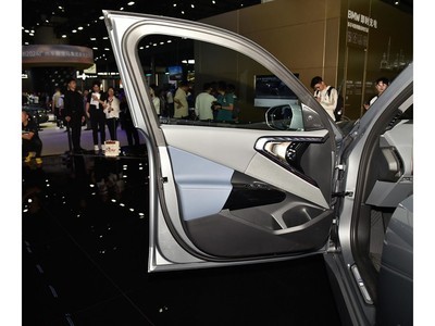 ����X3 2025�� xDrive25L ������װ��������3