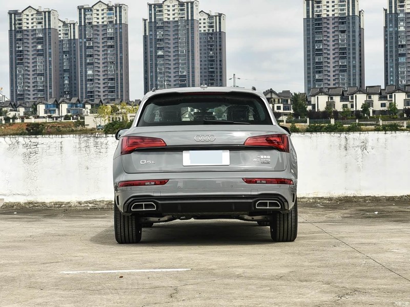 �µ�Q5L 2026�� 45�����ذ� 40 TFSI ʱ�ж�����