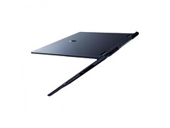 ����ZERO Air 15 (Ultra 7 356H/32GB/1TB/RTX5060)