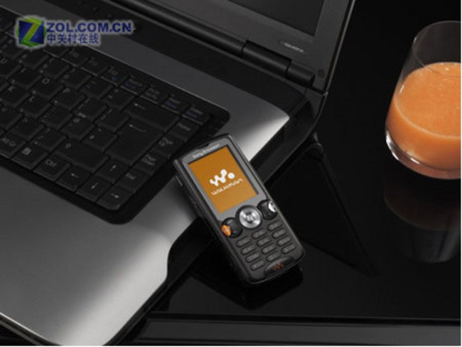 索尼爱立信W810c外观图