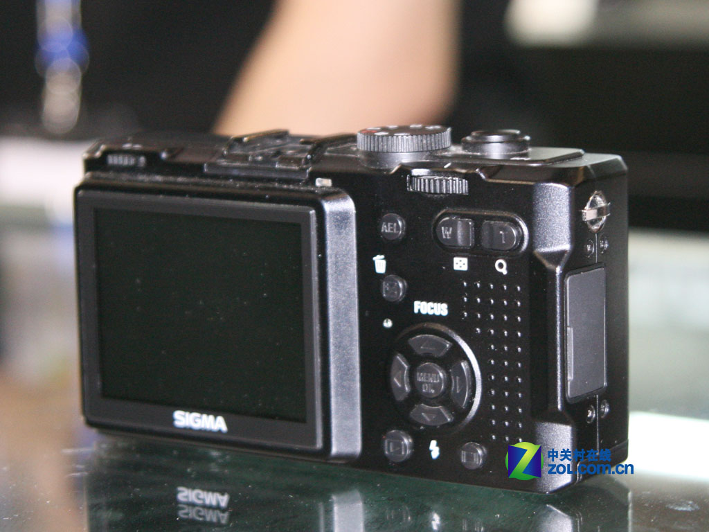 【高清图】 p&e09:真正dc画质王 适马dp1,dp2现身图2