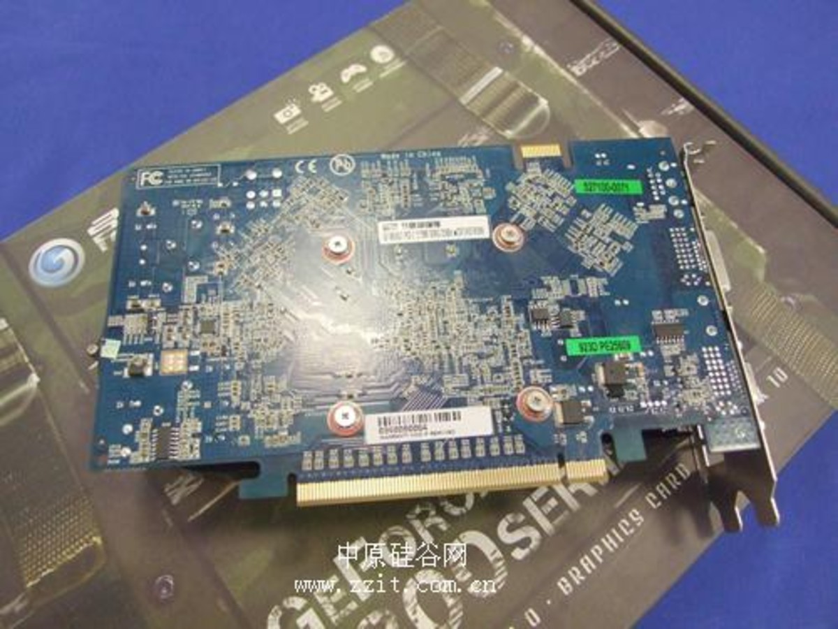 【高清图】 涡轮散热 影驰9800gt节能加强版到货图4