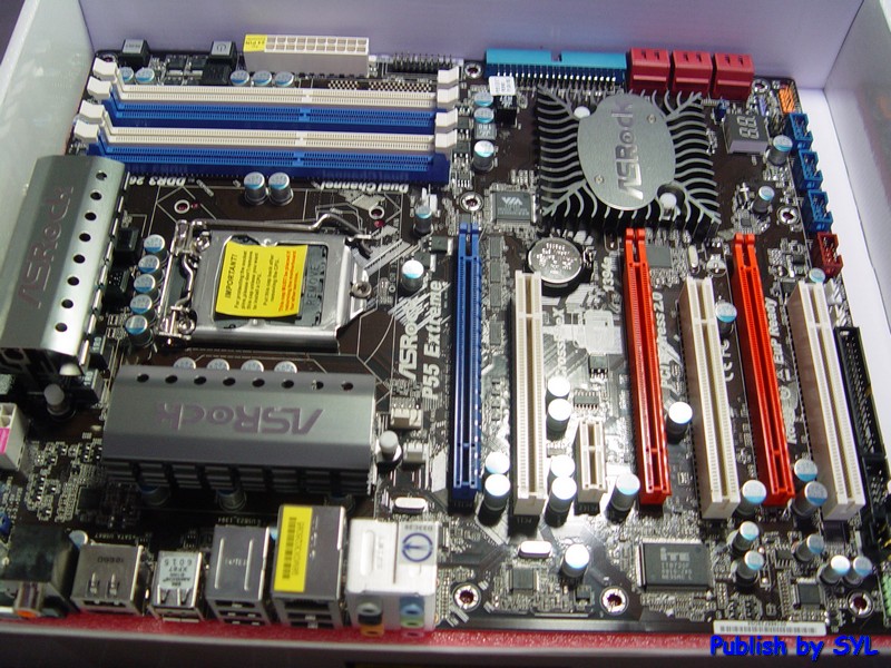 华擎extreme版p55曝光 (3/8)