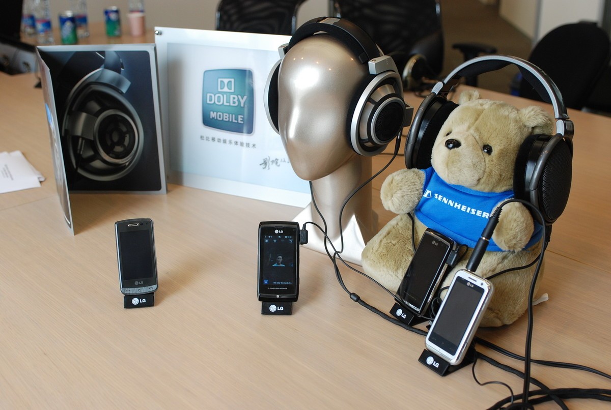 【高清图】 影院从此可随身—震撼感触lg顶级多媒体手机图2