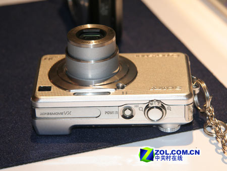 数码相机 索尼数码相机 索尼w100 图片 返回综述页11 / 34隐藏