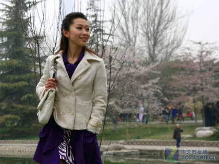 另类职场美女假日邂逅 首派A60情景评测