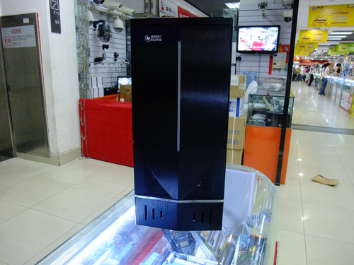 żħ SF900569 
