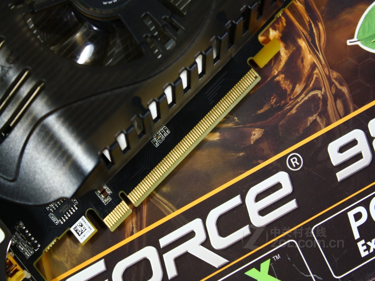 索泰n9800gt-512d3 f1 green