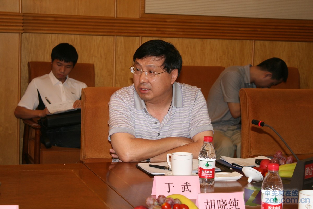 【高清图】 于武:承诺基于清华同方的信心和实力图1