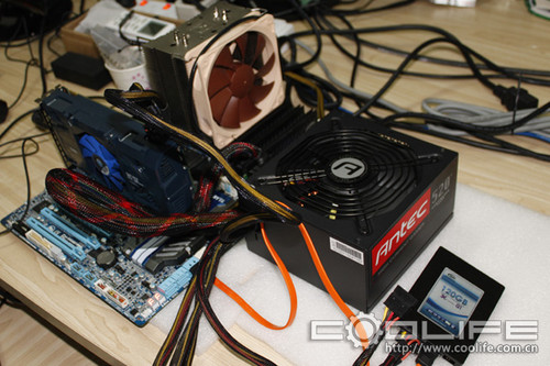 ���ר����Դ Antec HCG 520ȫ���ײ� 