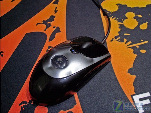 初级游戏套装谁更强?Razer火拼罗技