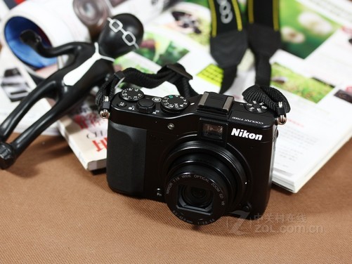 消费级p系列亮点 尼康p7000年终再发力