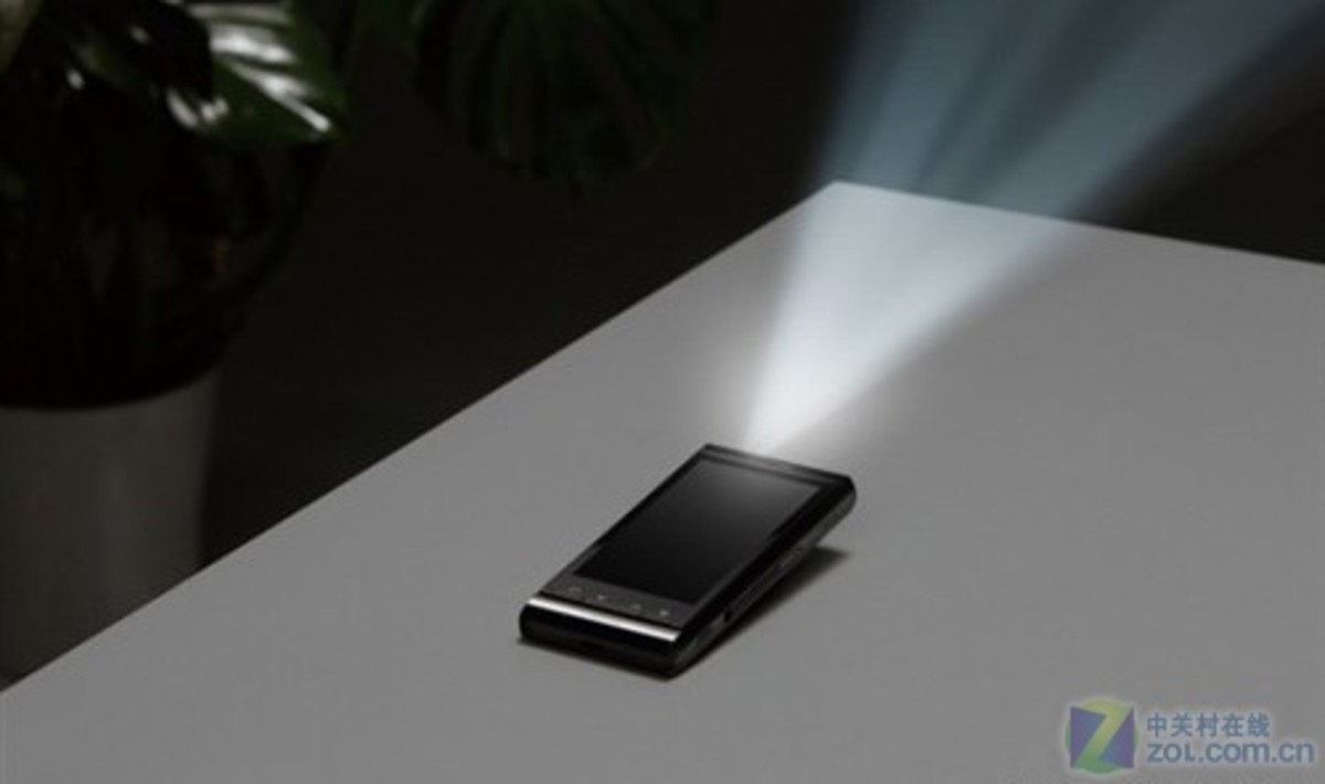 【高清图】嵌入智能手机 夏普投影sh-06c新品秀 图2 -zol中关村在线