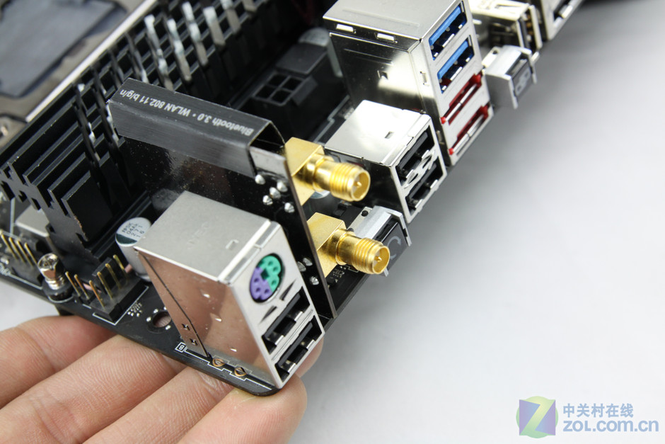 国内独家 华硕黑化R3BE神板实物美图赏-第11页-主板-ZOL中关村在线