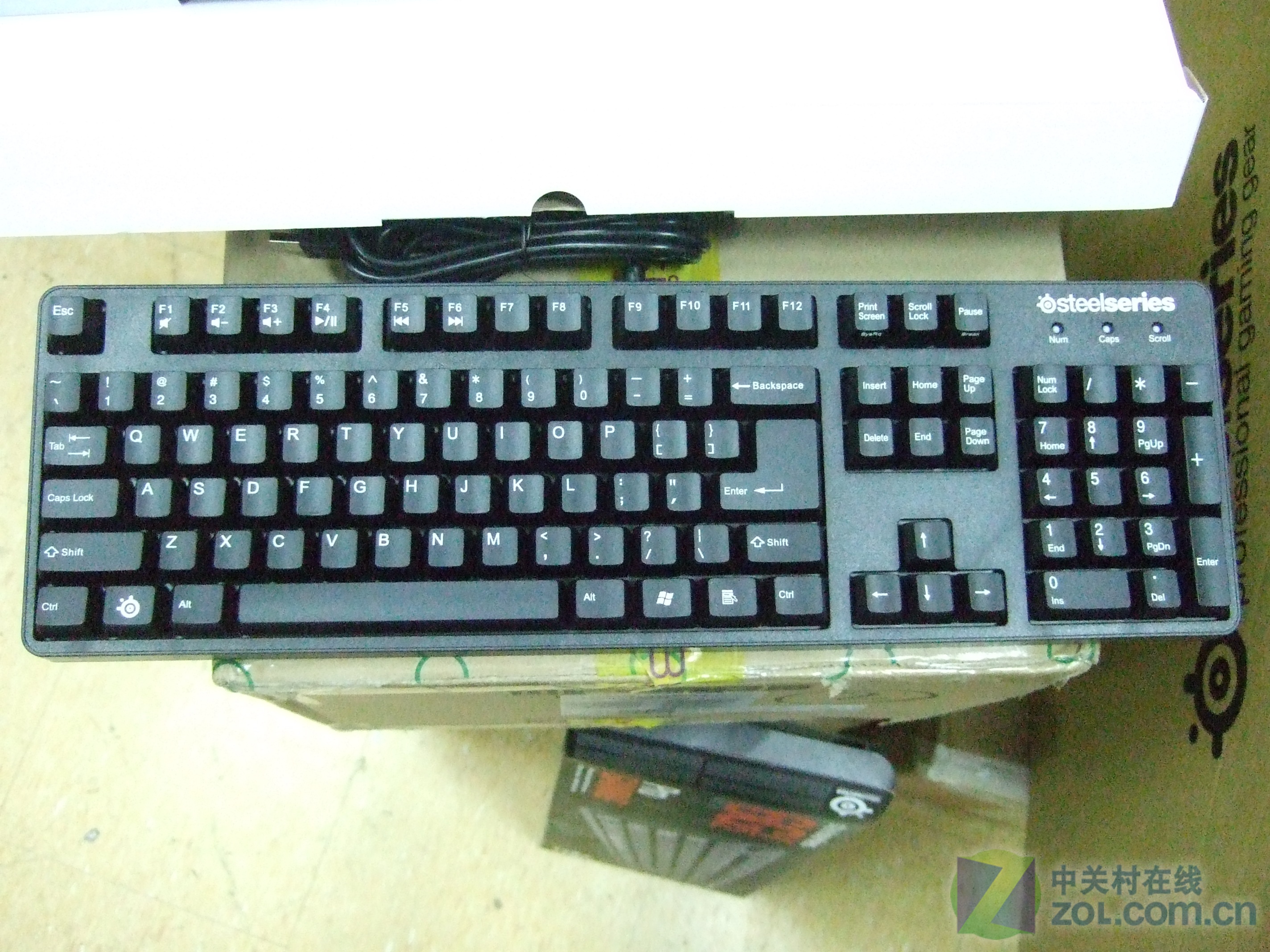 低调黑轴 赛睿6gv2机械键盘市场热销