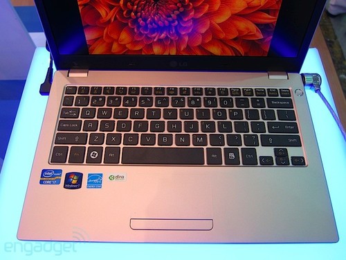 LG P220新本亮相 外形酷似MacBook Pro