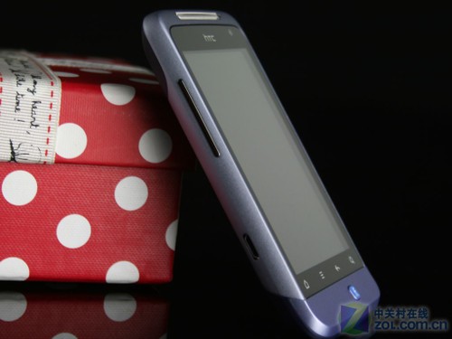 与姊妹机ChaCha相反 社交机HTC Salsa评测