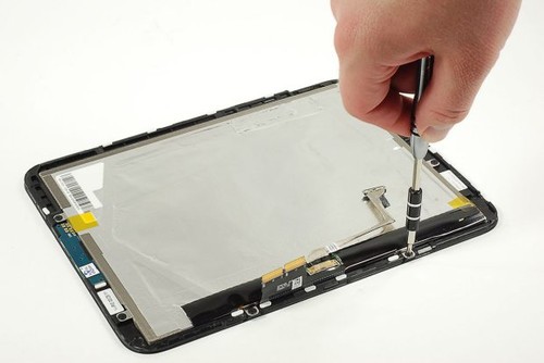 惠普TouchPad平板实机全程拆解(组图)