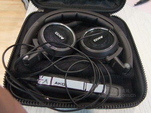 AKGK480NC 