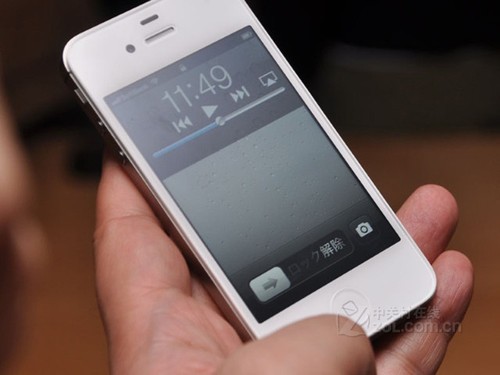 С������ͷ��Ȼǿ�� iPhone 4S��5700 