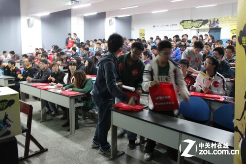 A4TECH无孔鼠校园巡展-成都西华大学