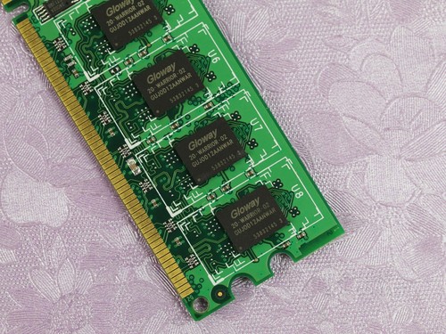 内存光威 2gb ddr2 800芯片特写