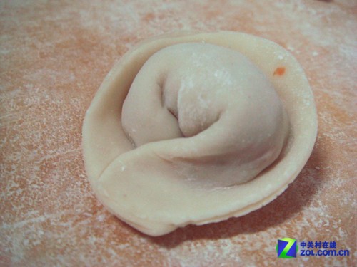 春节全家亲手实践 打造饺子的七种包法
