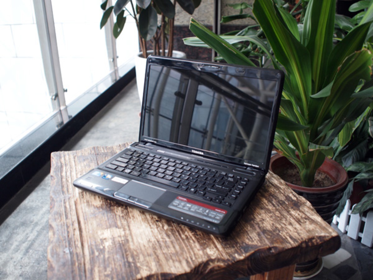 【高清图】 时尚外形娱乐本 东芝m600详细评测图3