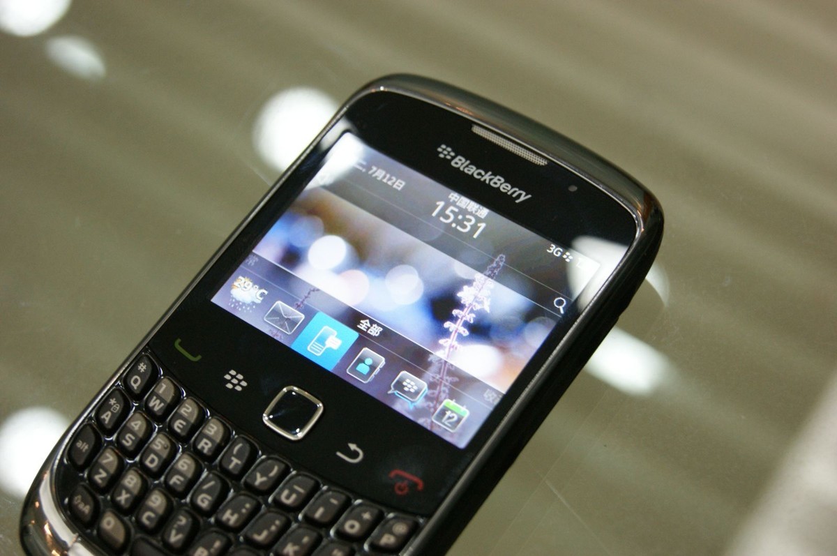 【高清图】 娇小身材大智慧 联通版黑莓9300试用图5