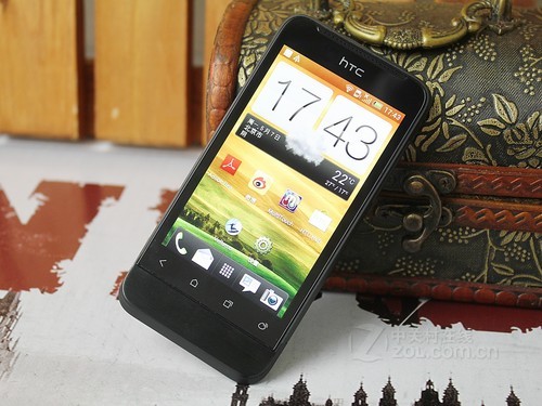 htc one v 黑色 外观图