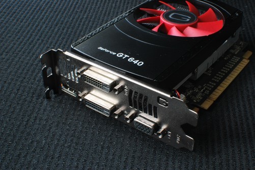 我们来看看四屏接入的耕升gt640红缨显卡
