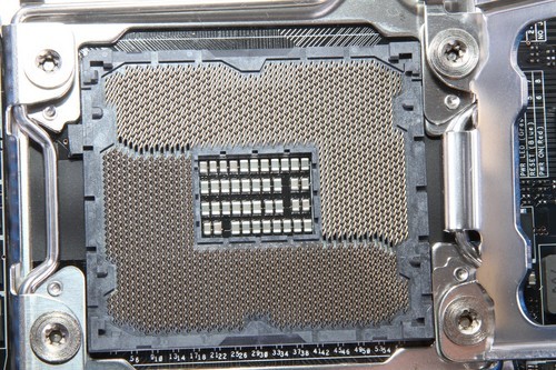 lga2011"长命百岁" 14nm处理器还用它