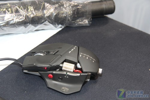 世纪天成所使用的赛钛客R.A.T.5游戏鼠标